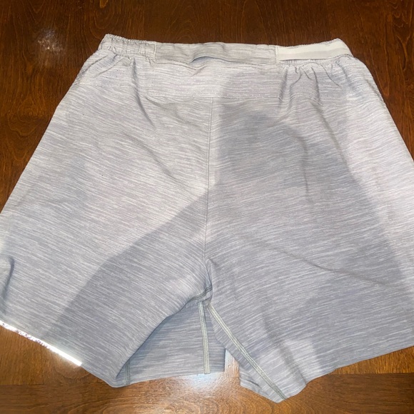 Lululemon surge shorts - Picture 2 of 2